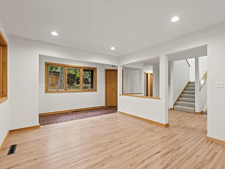 1424 Bradford Dr — Photo 41