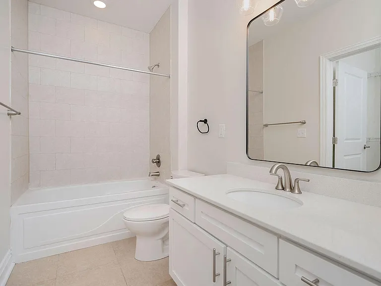 Harrison Park Apartments — Photo 18