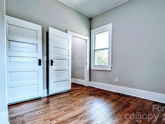 3rd image of 113 Brawley St
