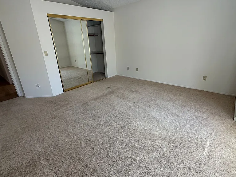1328 Maplegrove Cir — Photo 16