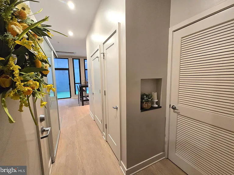 1320 Fenwick Ln #6 — Photo 3
