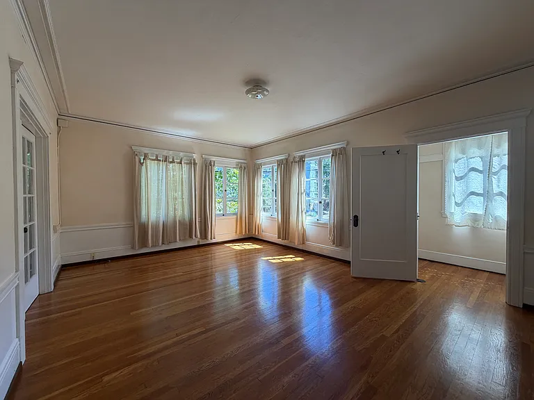 2726 Dwight Way — Photo 16