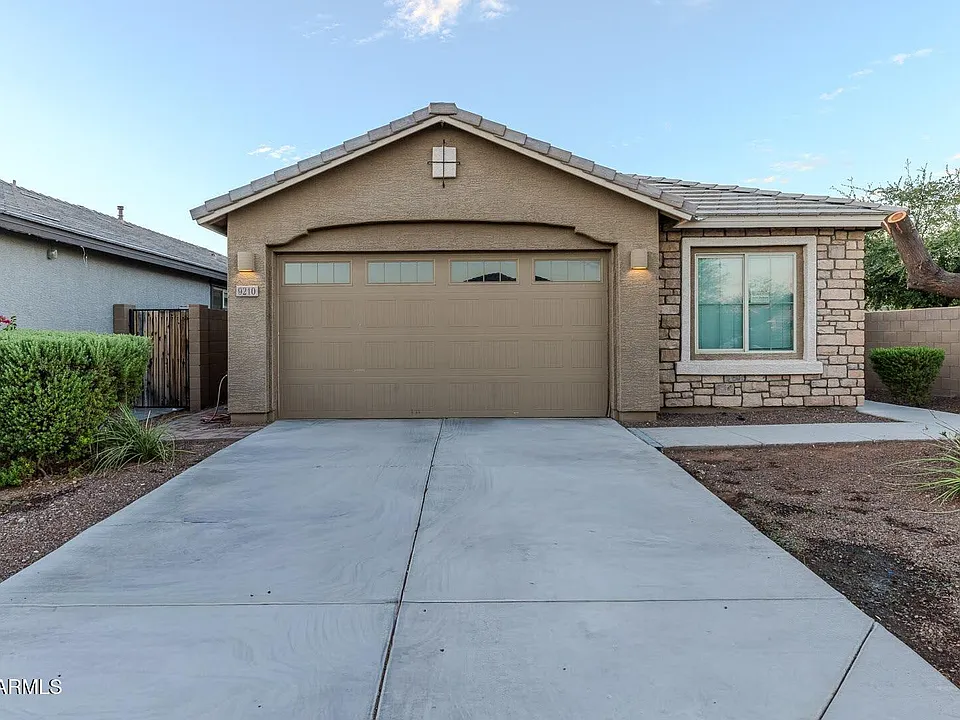 9210 W Willow Bend Ln