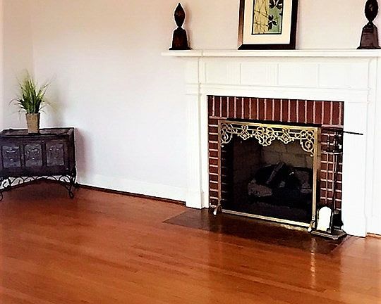 4th image of 215 Bedford Forest Ave