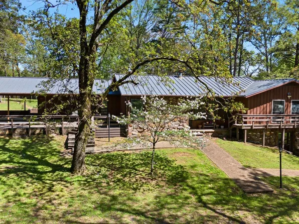 1282 Pleasant View Rd, Russellville, AR 72802