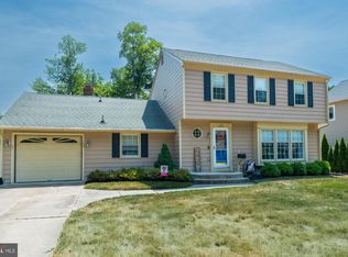 152 Oxford Rd, Delran, NJ 08075