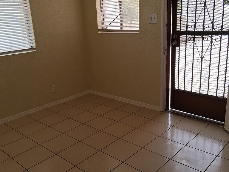 4020 Flory Ave #4 — Photo 2