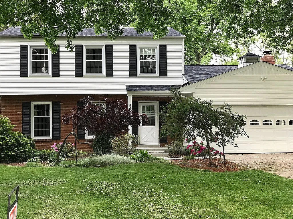 6153 Park Ridge Dr photo 1
