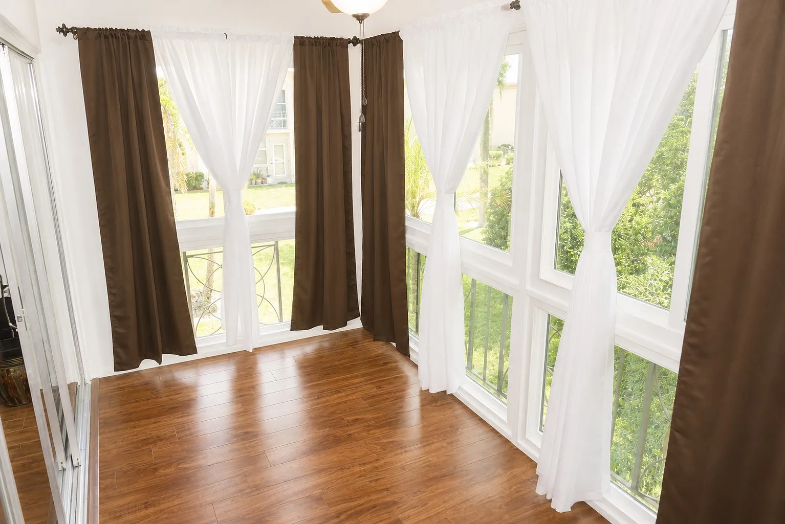 Beautiful Imperial Cove Furnished 2 Bed / 2 Bath — Photo 3
