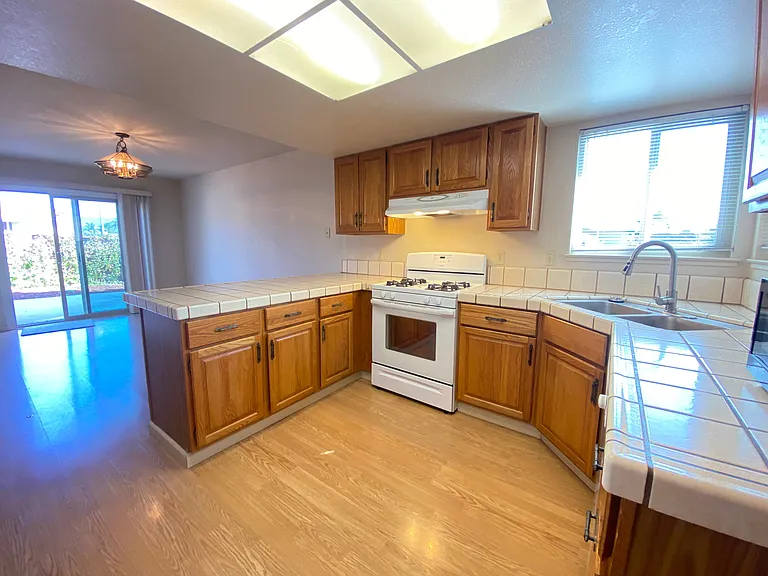 500 Cloudview Dr — Photo 17