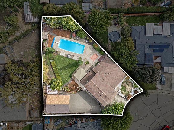 2nd image of 611 Edwina Ave