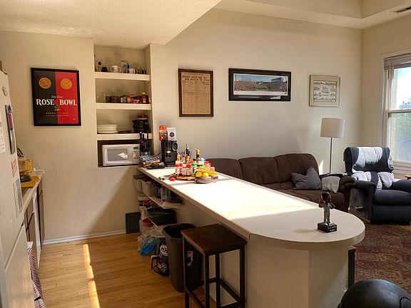 3rd image of 883 W Lill Ave #2