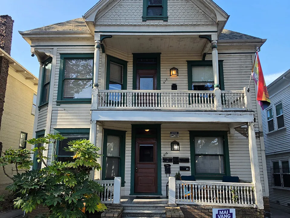 912 T St #2