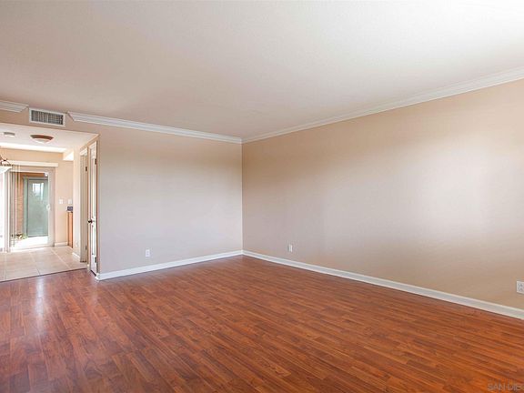 4th image of 1453 N Broadway N #B