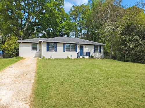1752 Lynn Ln Photo 1