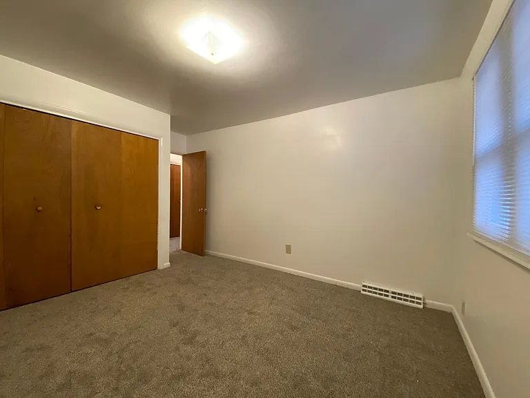 311 Everett St — Photo 5