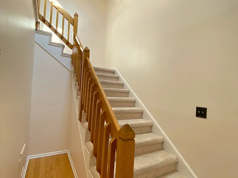 107 Windward Dr SW — Photo 2