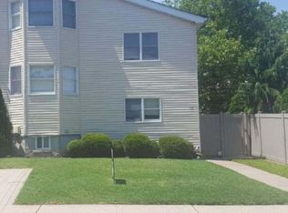 17 Lenhart St, Staten Island, NY 10307