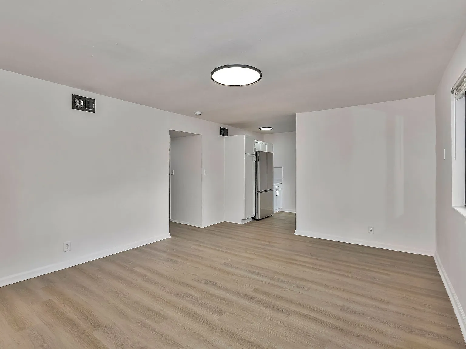 2 bed, 800 sqft, $1,295 — Photo 2