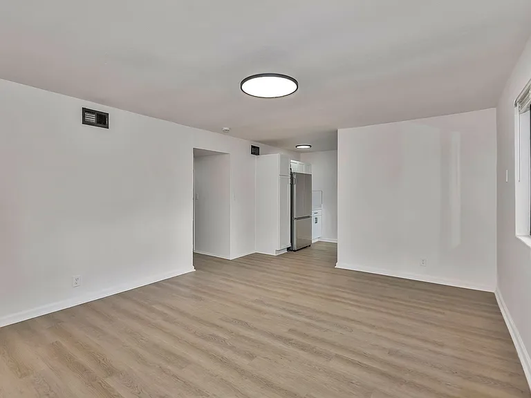 2535 Lysle Ln #4B — Photo 2
