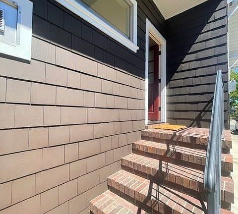 3rd image of 943 Paloma Ave #943