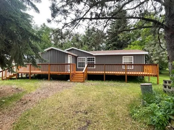 409 McCumber St, Rolette, ND 58366