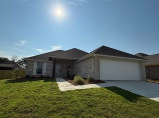 122 Madisonville Dr, Canton, MS 39046