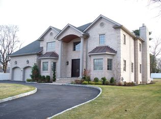 29 S Manor Dr, White Plains, NY 10603