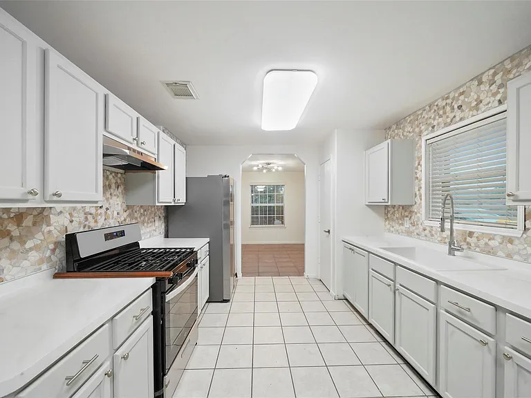 5503 Jefferson St — Photo 9