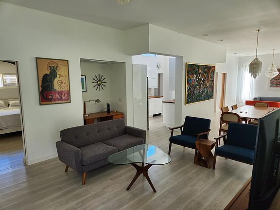 5th image of 513 Mulholland Park