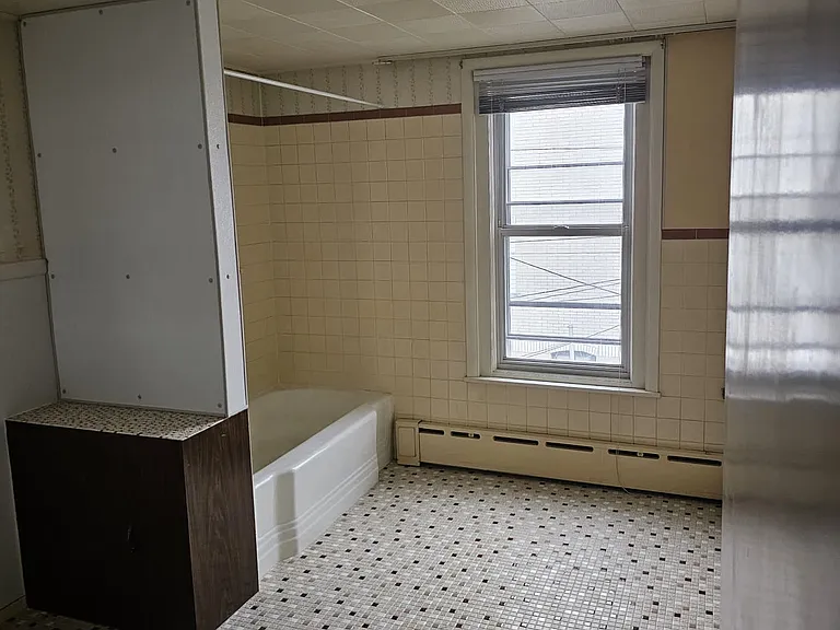 428 W Cedar St — Photo 17