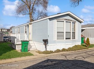 45 Country Club Dr, La Grange, IL 60525