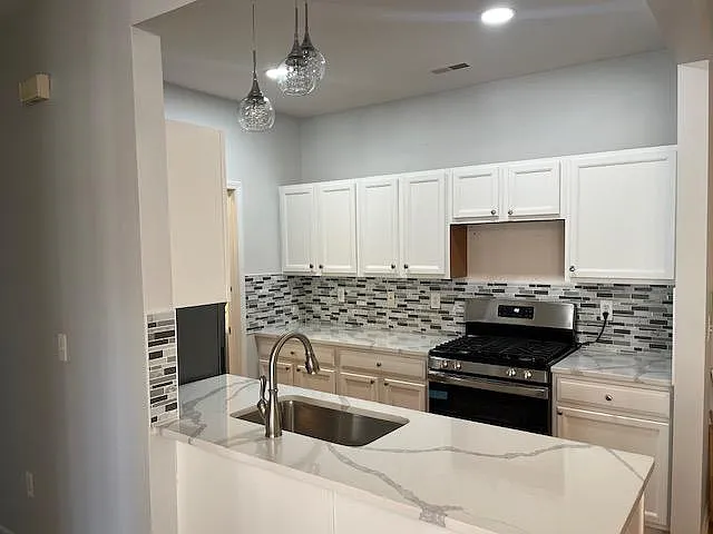 11752 Farmington Rd #31 — Photo 9