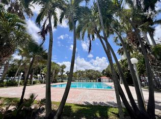 700 NW 214th St APT 411, Miami Gardens, FL 33169