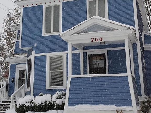 2nd image of 750 Lake Dr SE