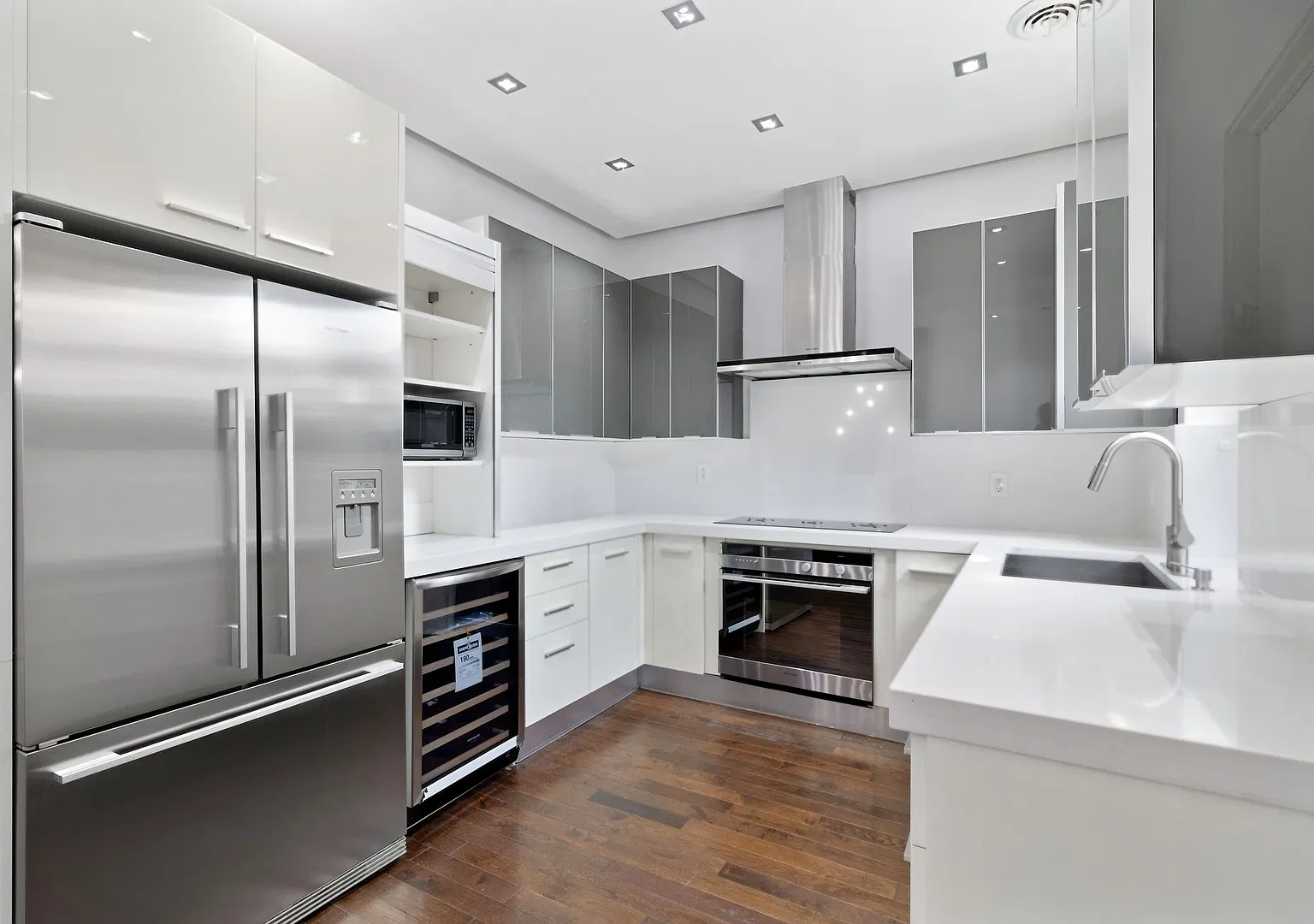 3 bed, 2.0 bath, 1092 sqft, $6,000 — Photo 3