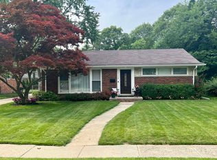 17124 Buckingham Ave, Beverly Hills, MI 48025