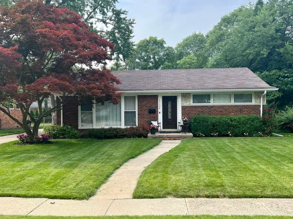 17124 Buckingham Ave, Beverly Hills, MI 48025