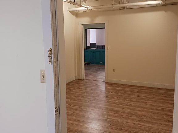 4th image of 387 Main St