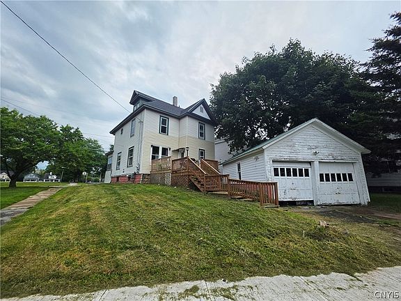 4th image of 235 N School St