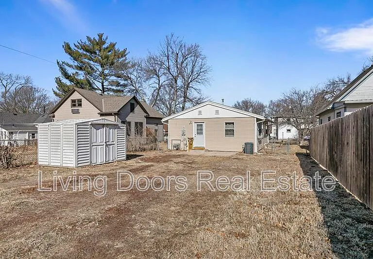 6935 Colby St — Photo 22