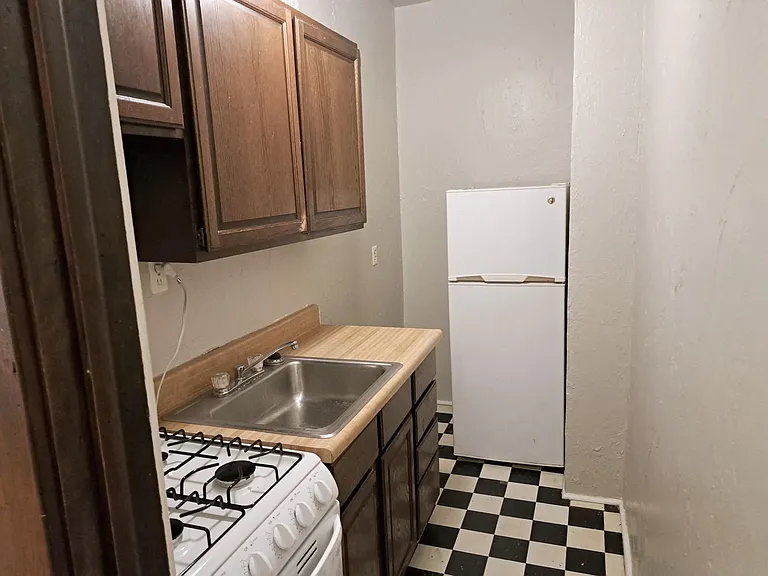 225 Place Apartments — Photo 47