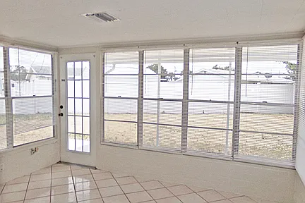 21 Tropical Dr — Photo 8