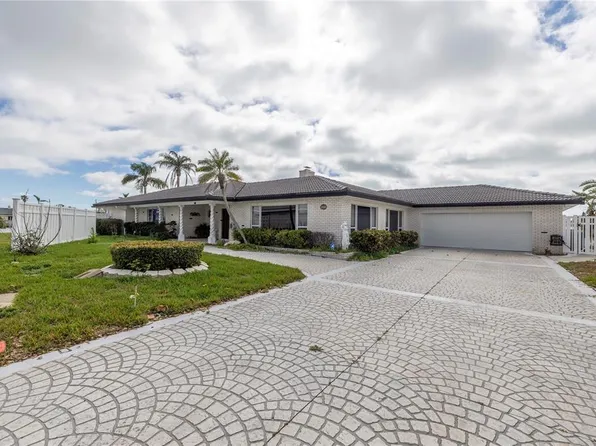 11620 6th St E, Treasure Island, FL 33706