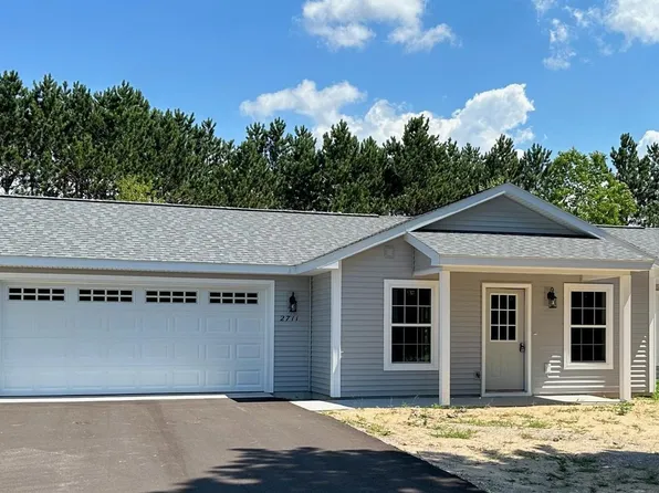 2711 Sawyer Rd, Traverse City, MI 49685