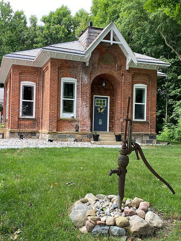 14318 Aboite Center Rd - Property Image