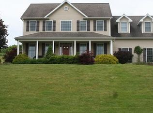 3429 Fieldstone Ln, Painted Post, NY 14870