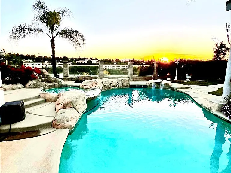 685 Bradbury Dr — Photo 13