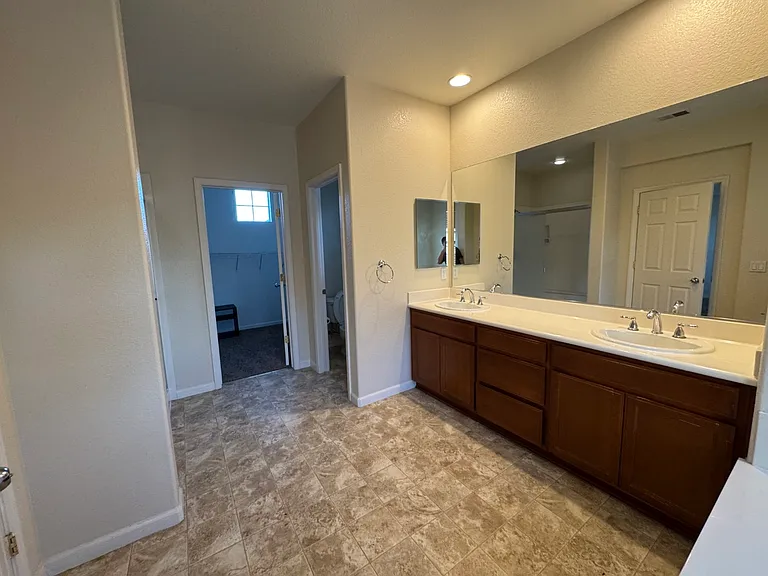 2912 Safford Ave — Photo 19