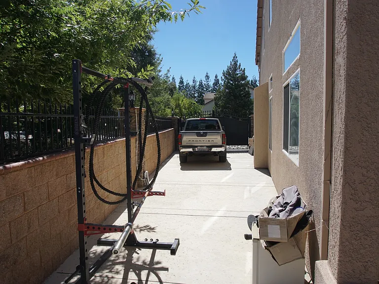 8833 Harding Hall Dr — Photo 42